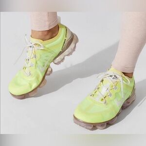 Nike Air VaporMax SE
Luminous Green